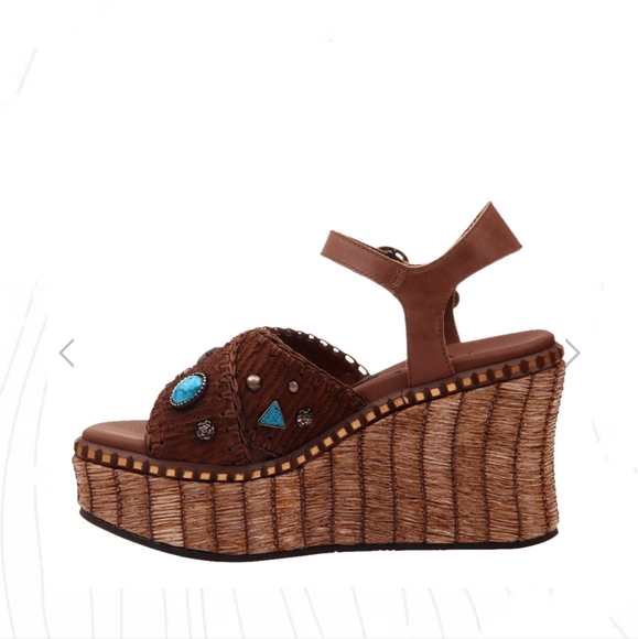 Brand new OTBT wedge sandals - Picture 3 of 10